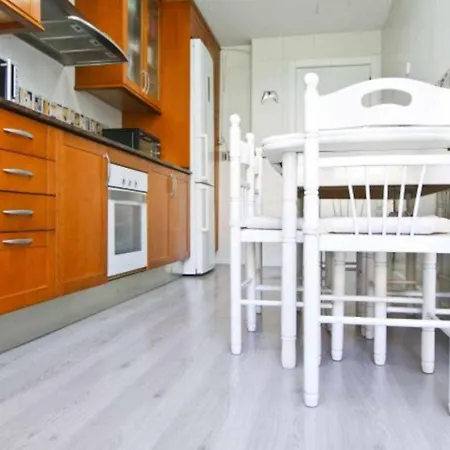 Global Roca House With Barbecue In